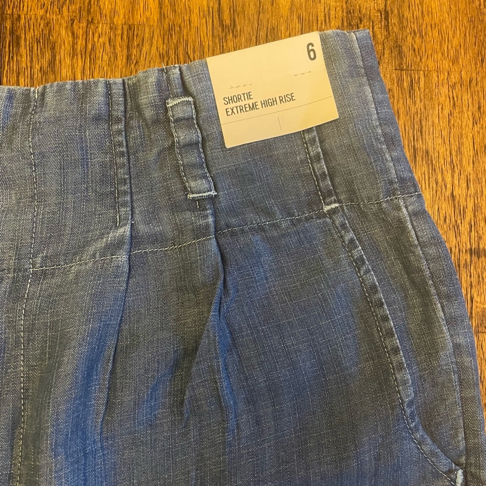 Express Extreme High Rise Shortie - Picture 4 of 4